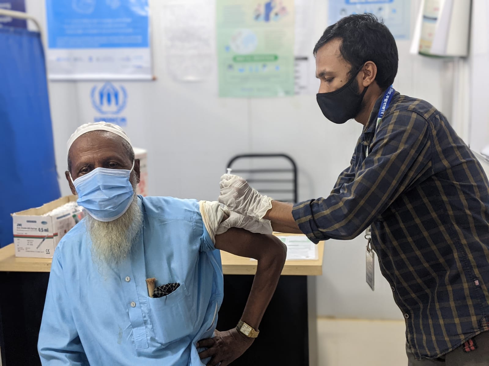 Bangladesh extends COVID-19 vaccination to Rohingya refugees in Cox’s Bazar camps