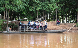 20171016-students-barge