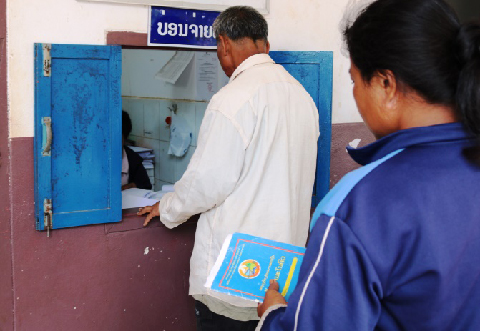 20180528-khamxay-brought-family-book-480 20180528-khamxay-brought-family-book-480